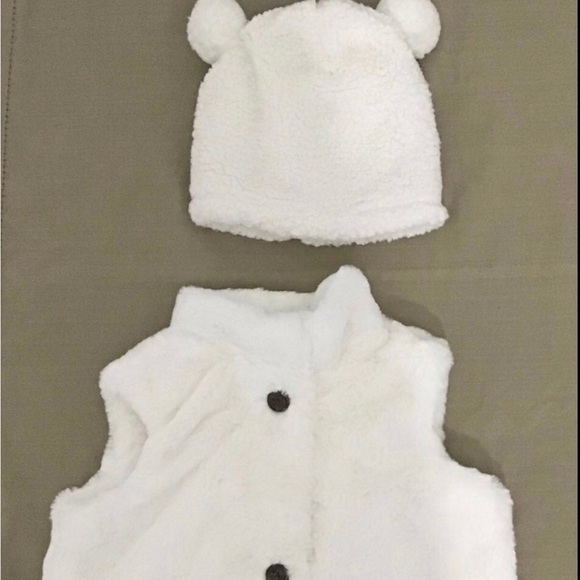Hanna Andersson Faux Fur Vest and Tedbear Hat Bundle Size 5 K302 - Picture 1 of 12